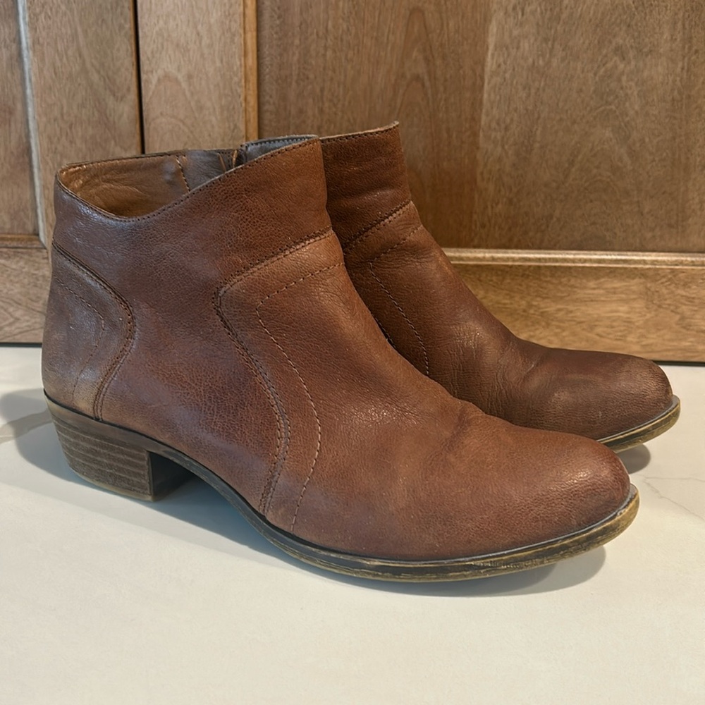 LUCKY BRAND Boots Brolley Leather Upper Side Zip Stacked Heel, size 7.5